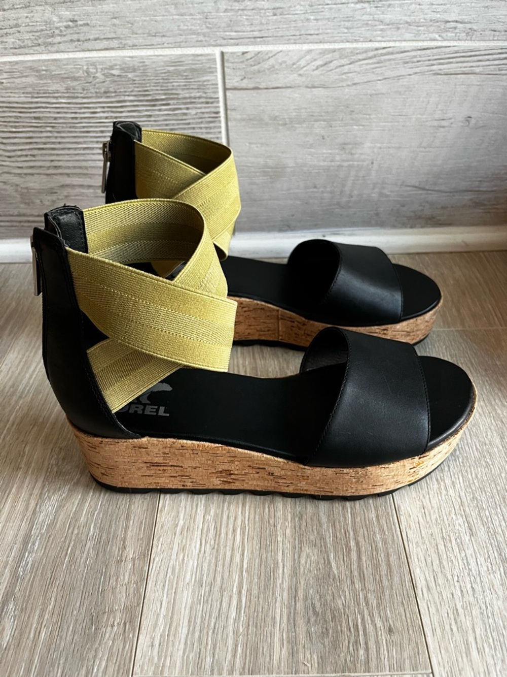 Sorel Women’s Cameron Flatform Ankle Strap Sandals Black w/ Olive - Size 10 - Picture 4 of 7